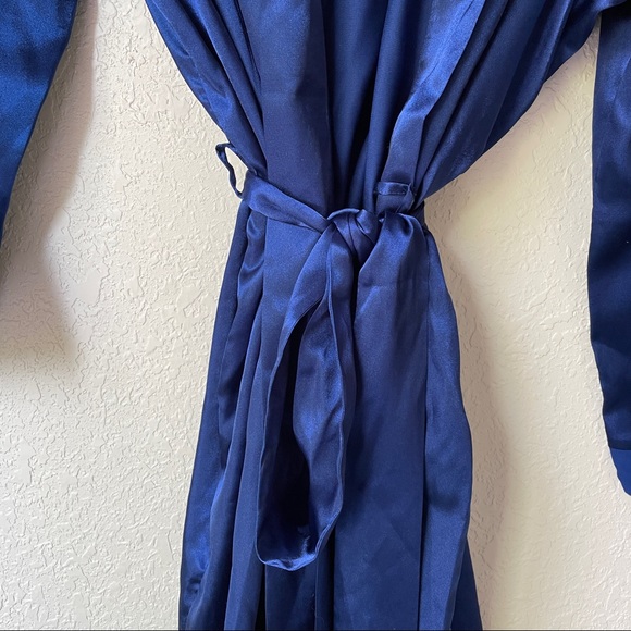 Adonna Robe - Picture 4 of 5